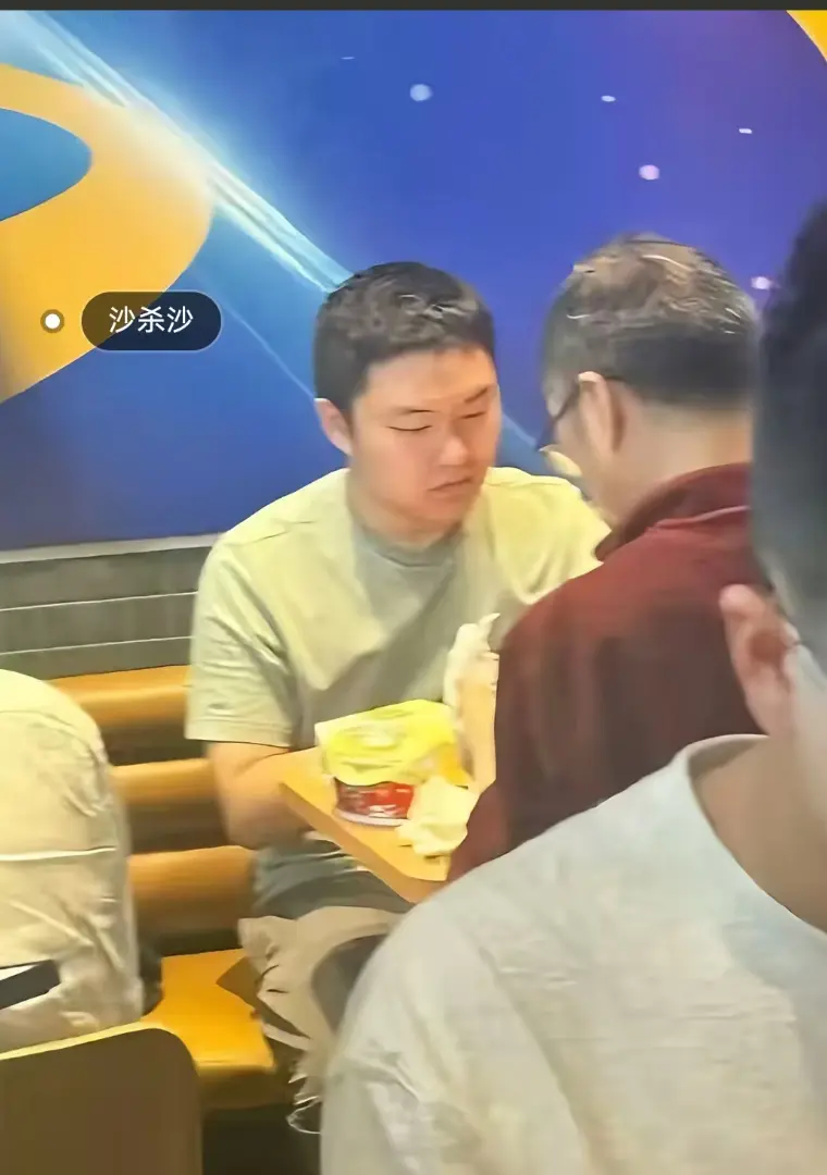 《上海第二工业大学沙哥》
