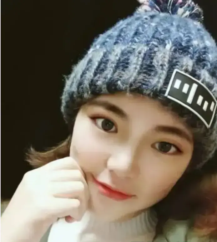 无符合要求的资源名<br />
<br />
分析:标题中没有书名号《》包裹的内容,根据提取原则,从标题中分析出可能的资源名,如“洛阳法官刘亚格”“刘亚格隐秘情史”“女法官落马”等,但这些都不符合书名号包裹的格式要求,所以无符合要求的资源名。