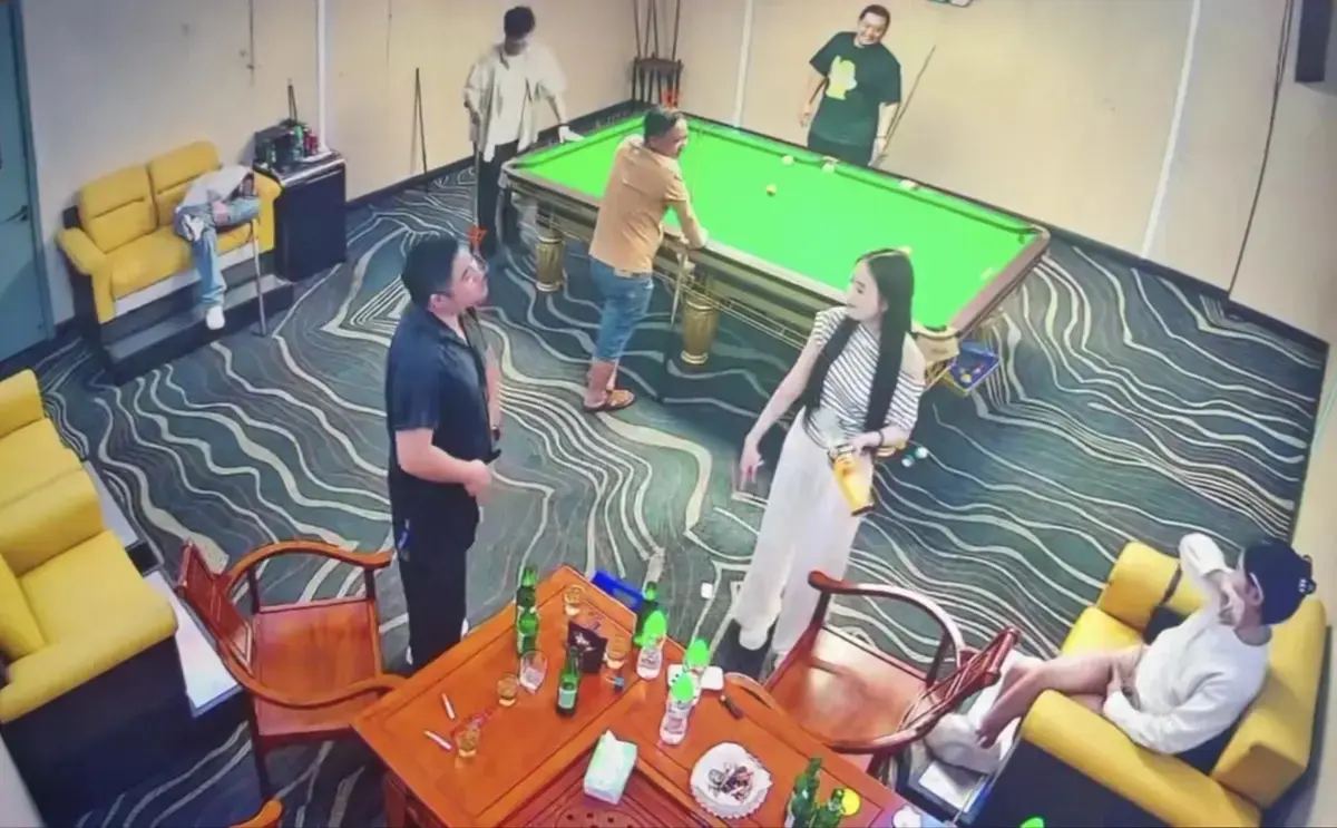 《海口台球厅2V5男女对战现场监控视频》